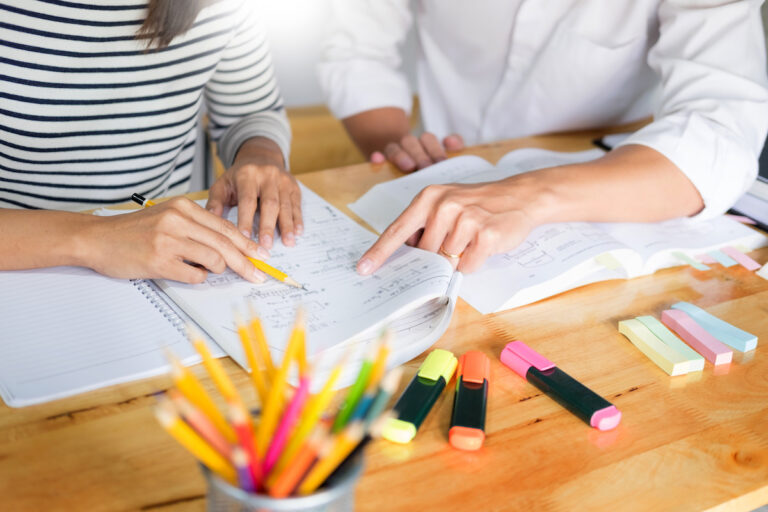 Woman,Learn,And,Teach,Tutor,Concept,Education,Helping,Each,Other