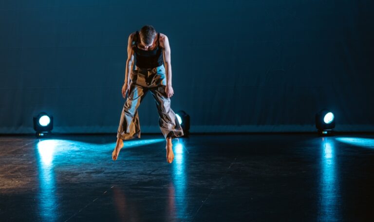 2022 11 26 21 15 59 Copie 768x456